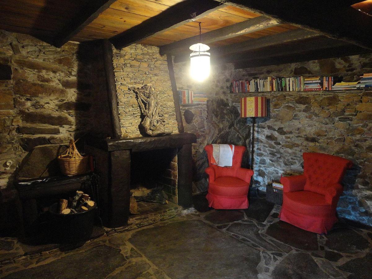 Casa Dos Livros Villa Talasnal Ngoại thất bức ảnh